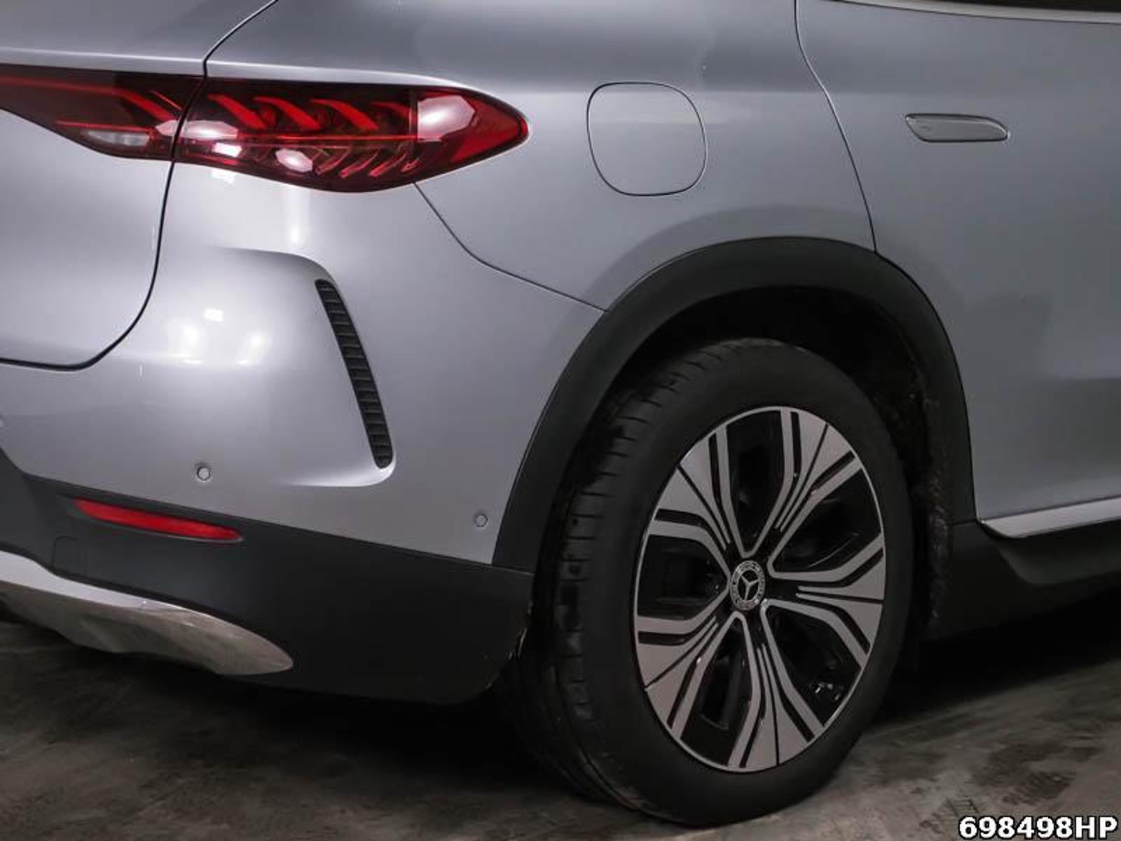 Fahrzeugabbildung Mercedes-Benz EQE SUV 300 Electric Art Distronic Memory 20