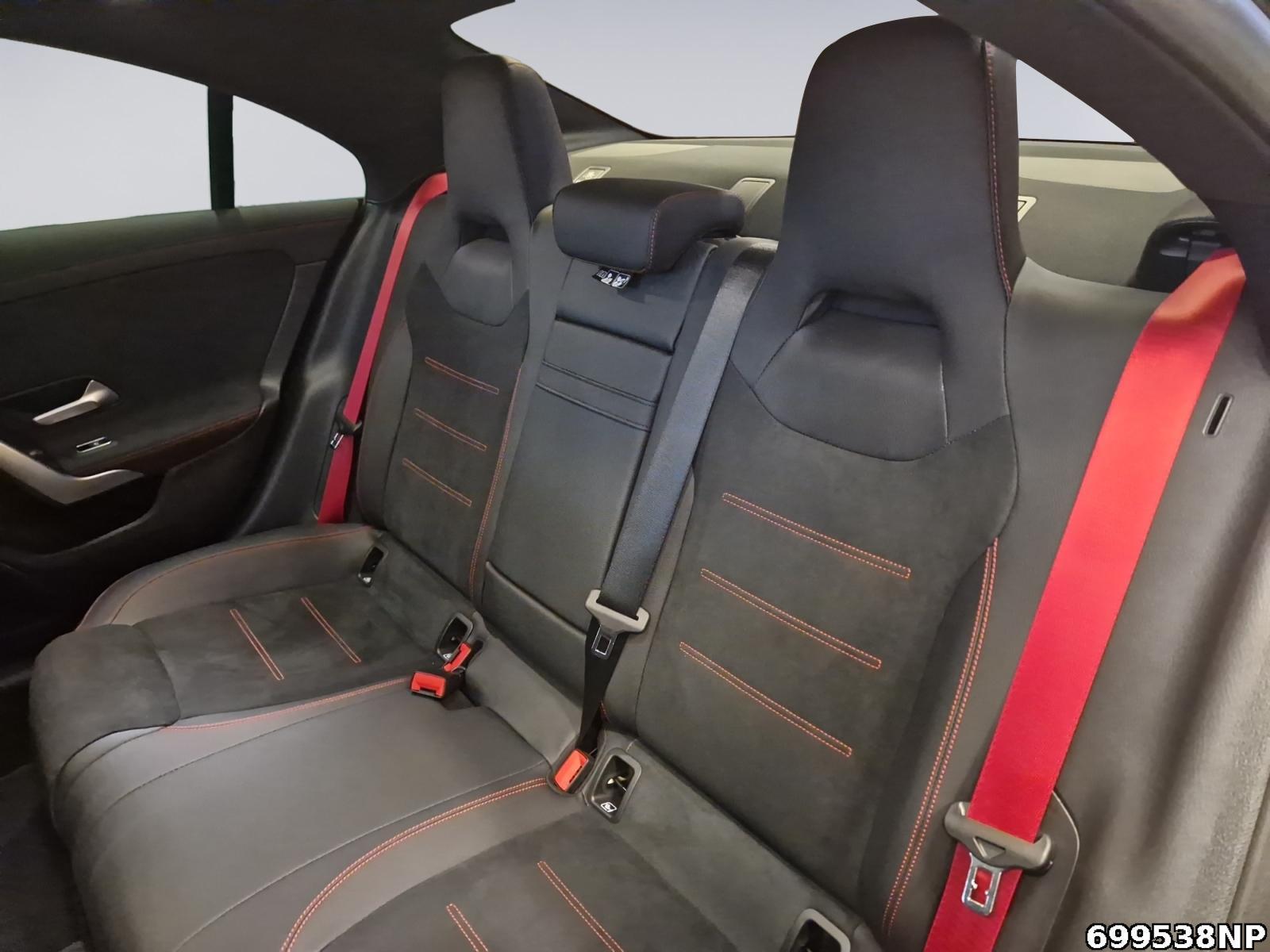 Fahrzeugabbildung Mercedes-Benz CLA 35 AMG 4M Pano Night Burmester Multibeam 360