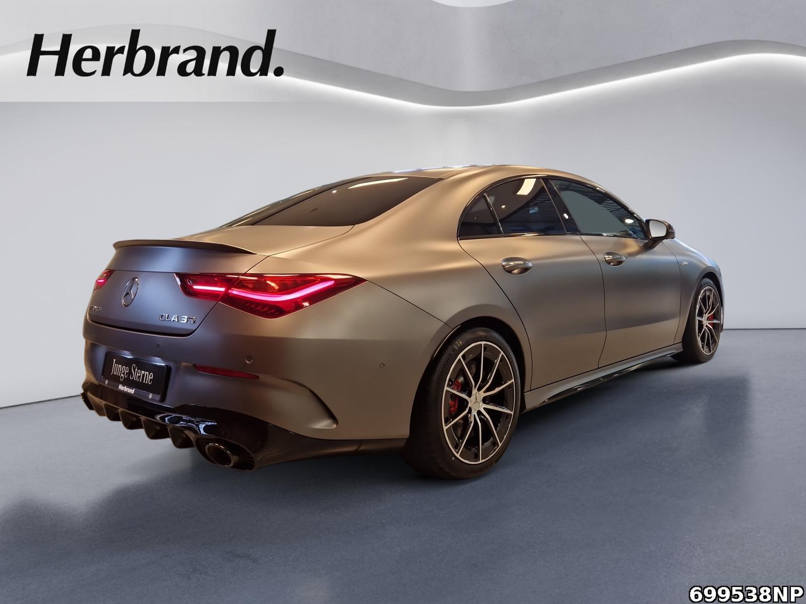Fahrzeugabbildung Mercedes-Benz CLA 35 AMG 4M Pano Night Burmester Multibeam 360