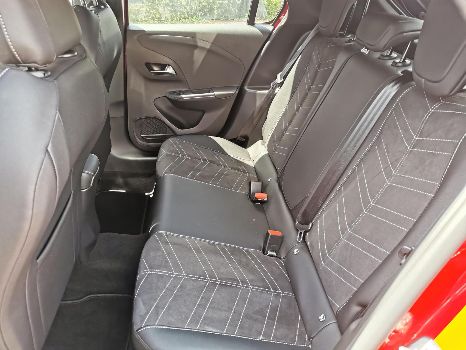 Fahrzeugabbildung Opel Corsa Ultimate+SHZ+PDC+LED+NAVI+USB+KLIMA+