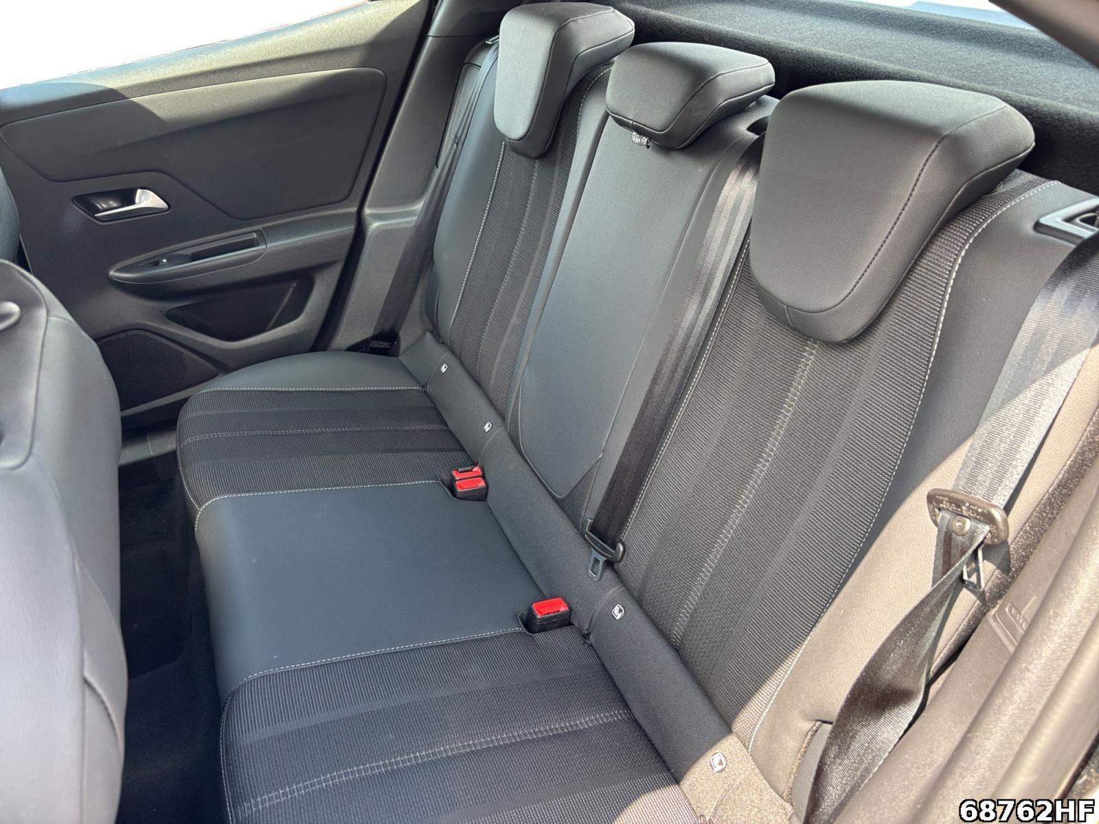 Fahrzeugabbildung Opel Mokka -e, Elegance
