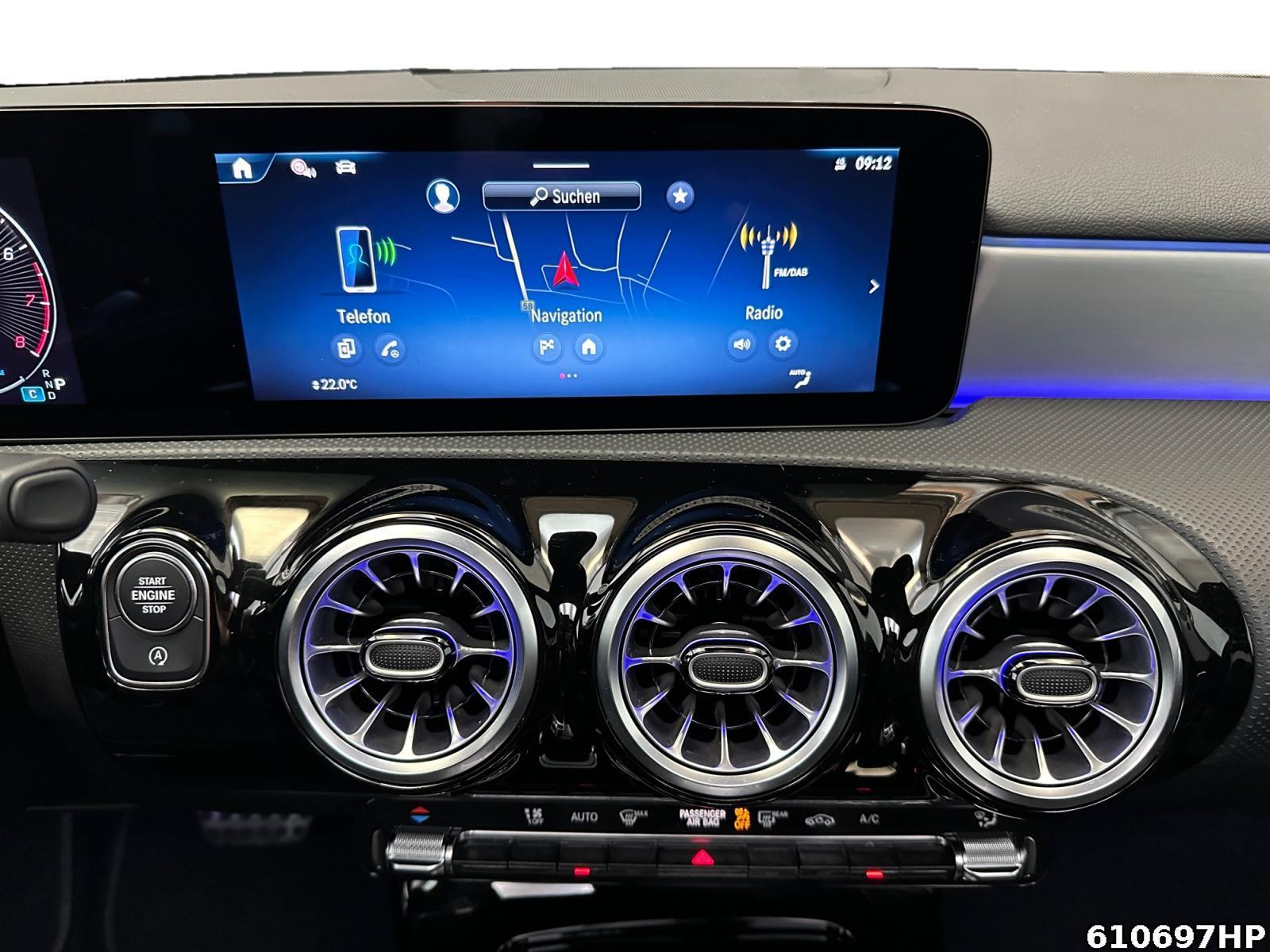 Fahrzeugabbildung Mercedes-Benz A 180 Limousine AMG Night AHK Pano Ambiente 19
