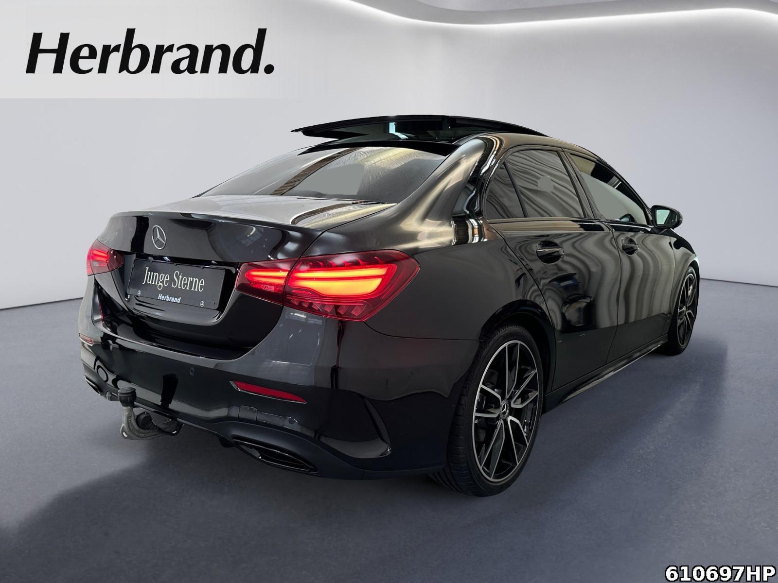 Fahrzeugabbildung Mercedes-Benz A 180 Limousine AMG Night AHK Pano Ambiente 19