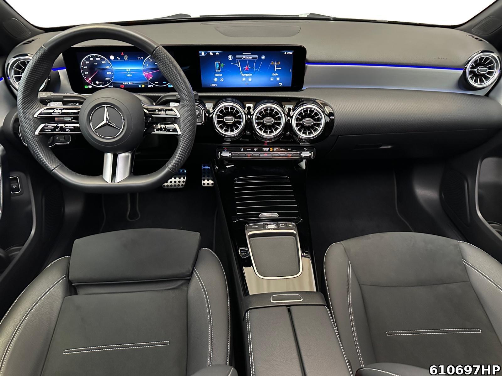 Fahrzeugabbildung Mercedes-Benz A 180 Limousine AMG Night AHK Pano Ambiente 19