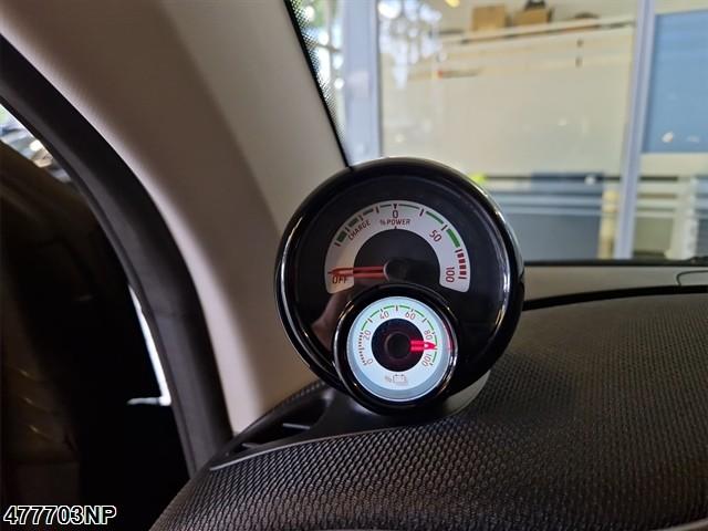 Fahrzeugabbildung Smart ForTwo EQ Passion cabrio Lenkkradhzg Cool&Audio