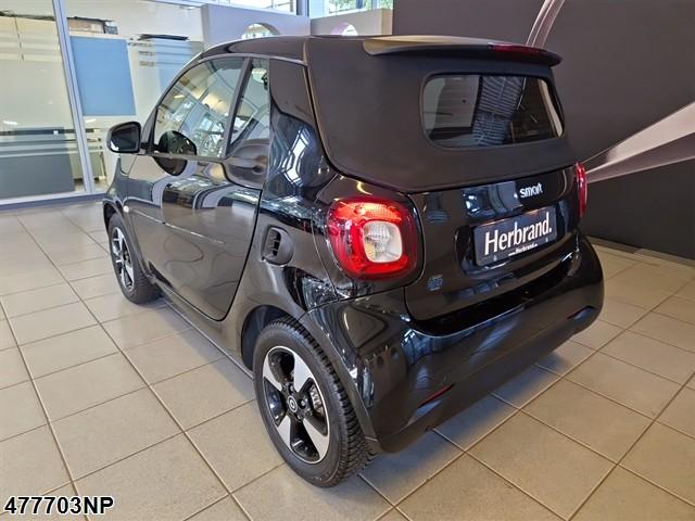 Fahrzeugabbildung Smart ForTwo EQ Passion cabrio Lenkkradhzg Cool&Audio