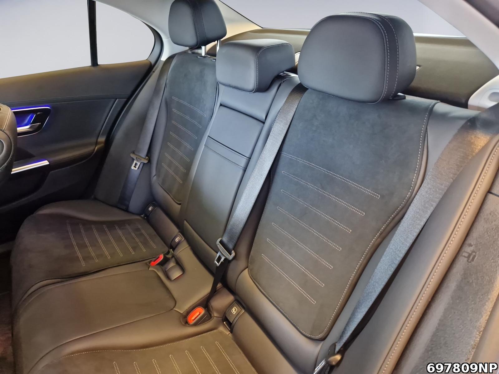 Fahrzeugabbildung Mercedes-Benz C 300 AMG AHK Pano 360° Digital-Light