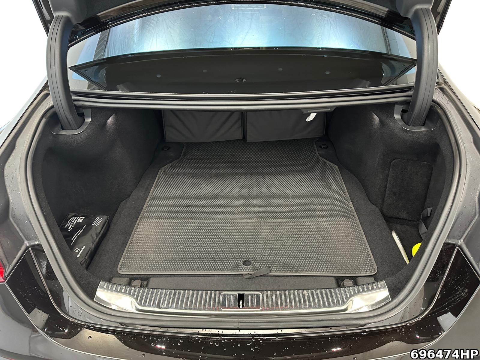 Fahrzeugabbildung Mercedes-Benz S 580 e Limousine lang BURMESTER Pano DISTRONIC