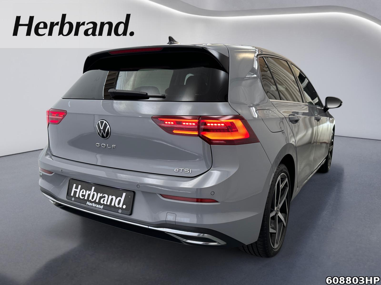 Fahrzeugabbildung Volkswagen Golf 1.5eTSI Style AppleCarplay AndroitAuto
