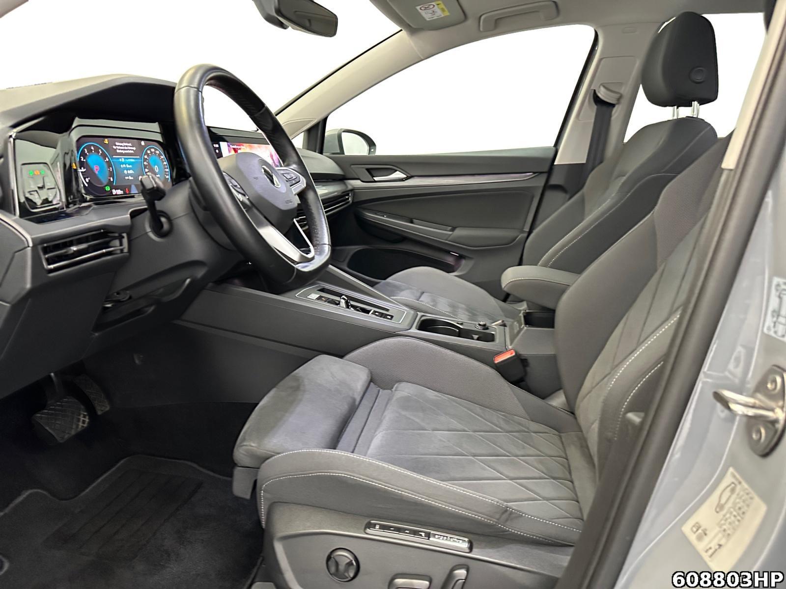 Fahrzeugabbildung Volkswagen Golf 1.5eTSI Style AppleCarplay AndroitAuto
