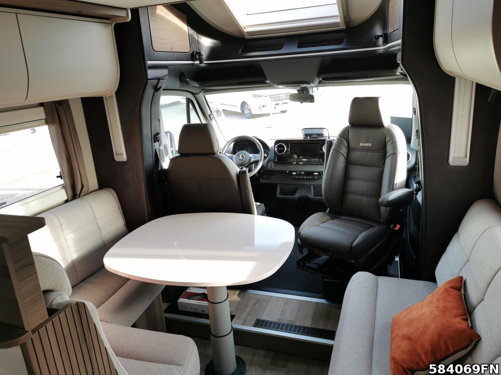 Fahrzeugabbildung Kabe TM Royal X 810 LXL 2026 Solar 300 Ah