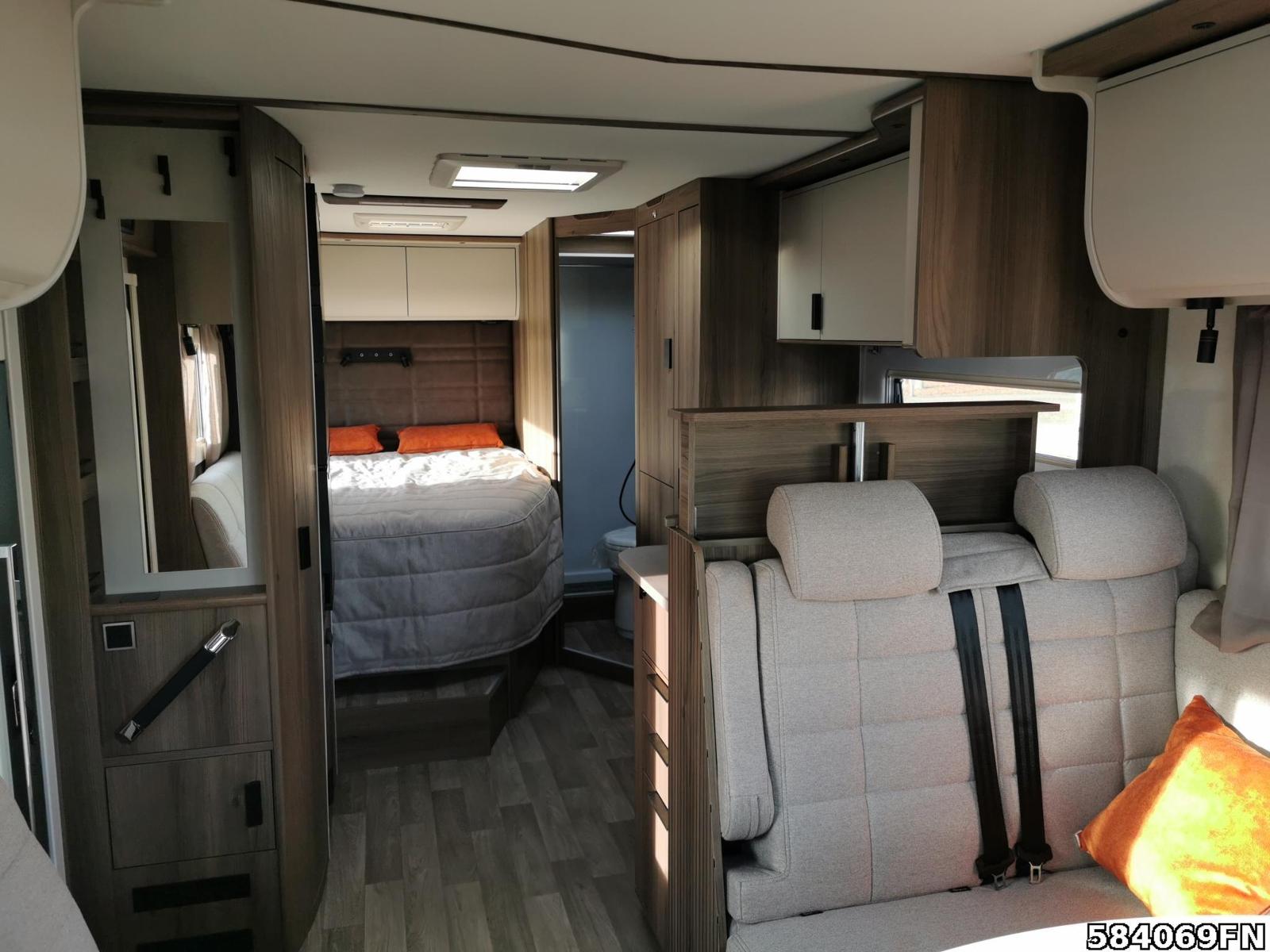 Fahrzeugabbildung Kabe TM Royal X 810 LXL 2026 Solar 300 Ah