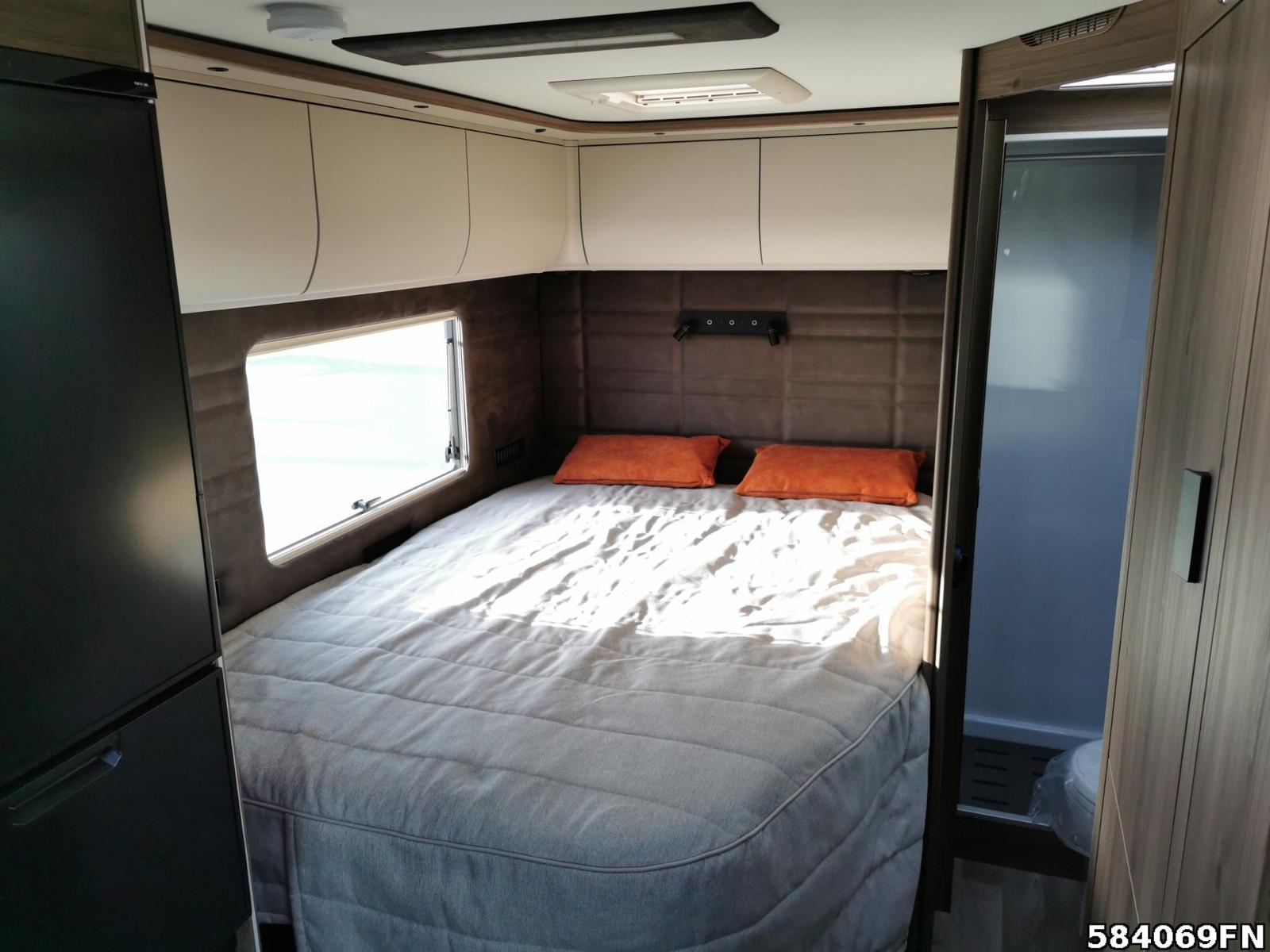 Fahrzeugabbildung Kabe TM Royal X 810 LXL 2026 Solar 300 Ah