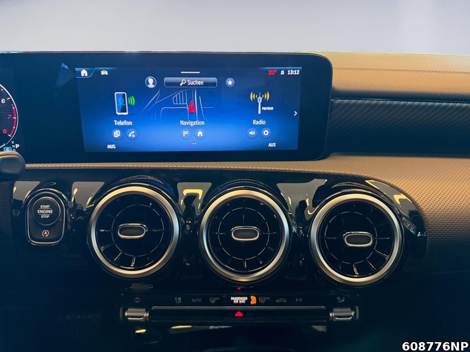 Fahrzeugabbildung Mercedes-Benz CLA 180 Progressive Pano Kamera Lenkradhzg LED.