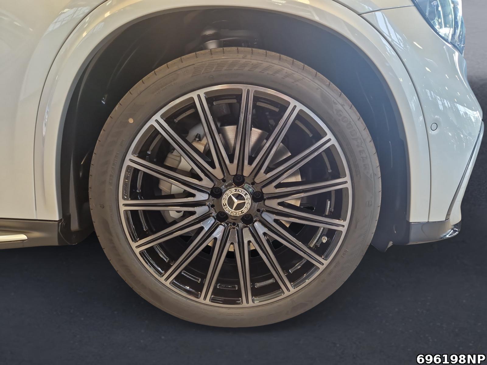 Fahrzeugabbildung Mercedes-Benz GLC 400 4MATIC +HYPER+DIGITAL+MASSAGE+AHK+4D+