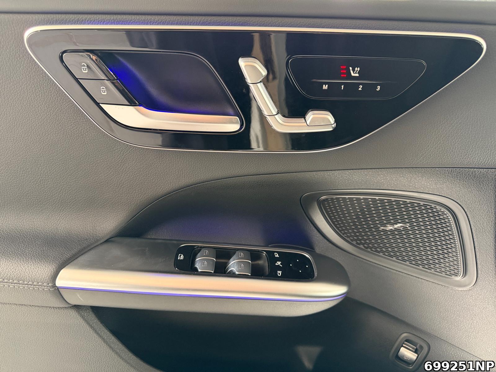 Fahrzeugabbildung Mercedes-Benz C 200 T AMG AHK Panorama Night Memory Carplay