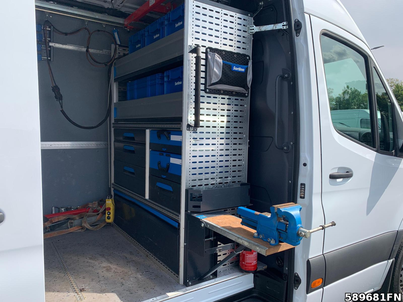 Fahrzeugabbildung Mercedes-Benz Sprinter 314 L2H2 KLIMA*STANDHEIZ*SEILWINDE/KRAN