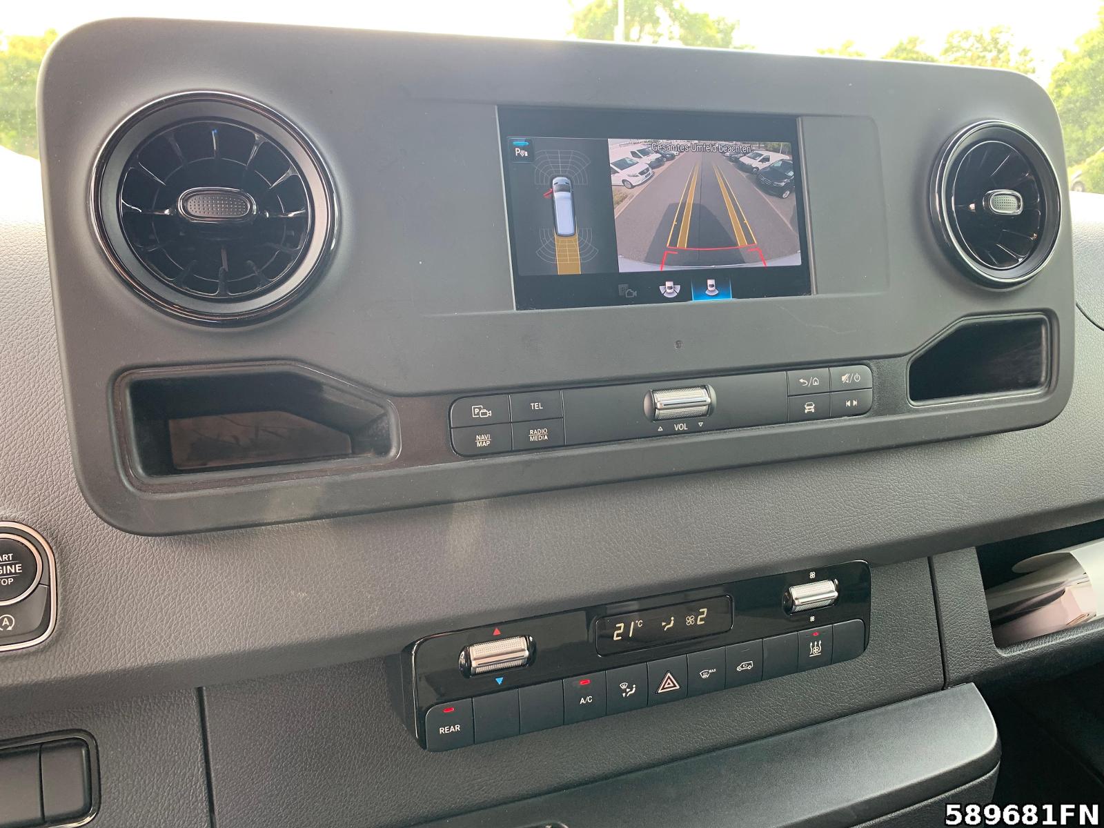 Fahrzeugabbildung Mercedes-Benz Sprinter 314 L2H2 KLIMA*STANDHEIZ*SEILWINDE/KRAN