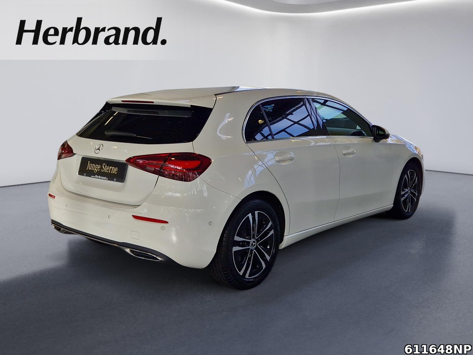 Fahrzeugabbildung Mercedes-Benz A 200 Progressive Panoramadach Kamera CarPlay
