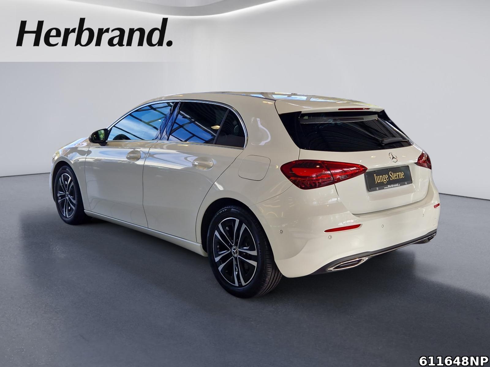 Fahrzeugabbildung Mercedes-Benz A 200 Progressive Panoramadach Kamera CarPlay