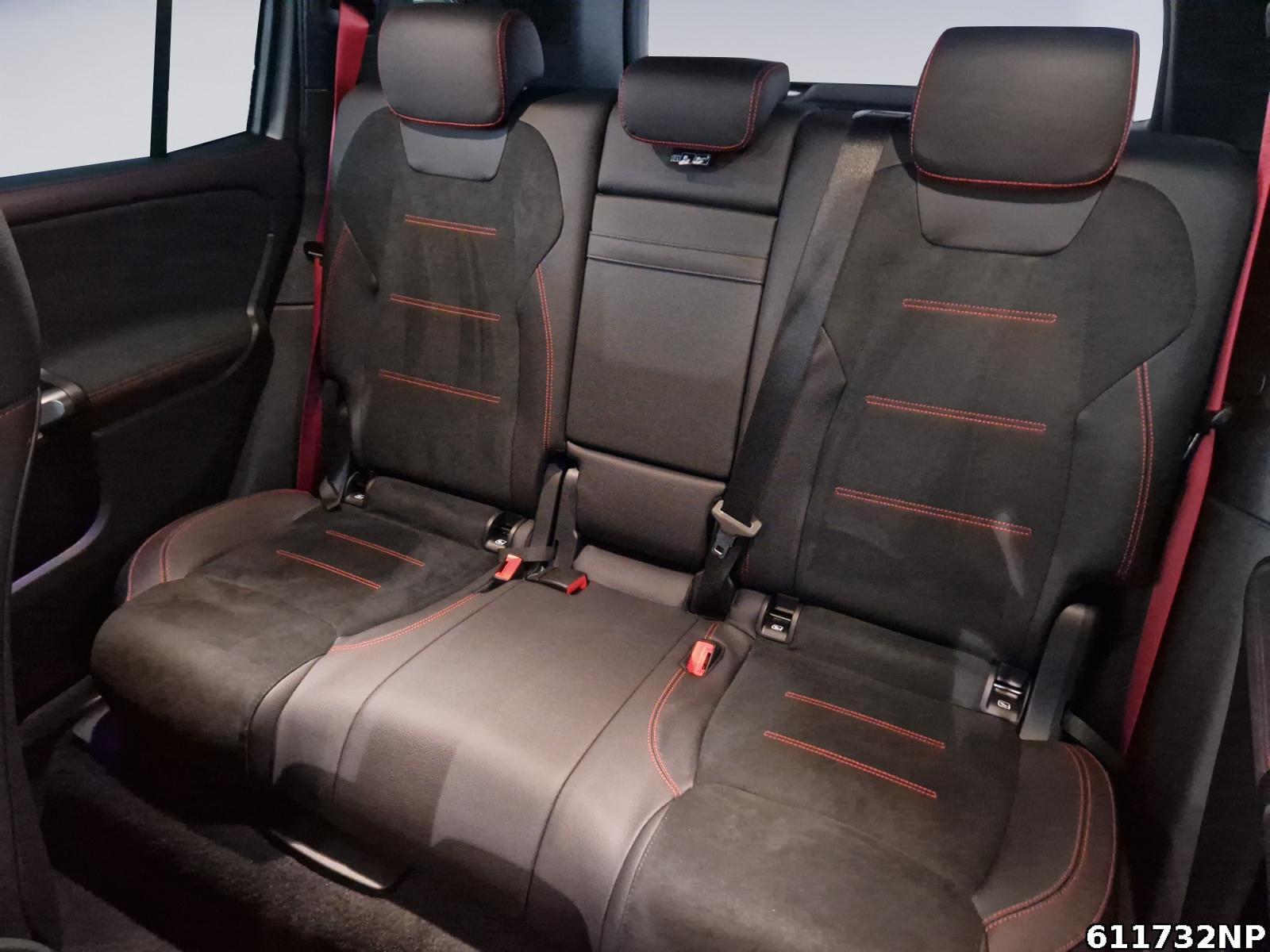 Fahrzeugabbildung Mercedes-Benz GLB 35 AMG 4M Pano AHK Distronic Burmester 360°