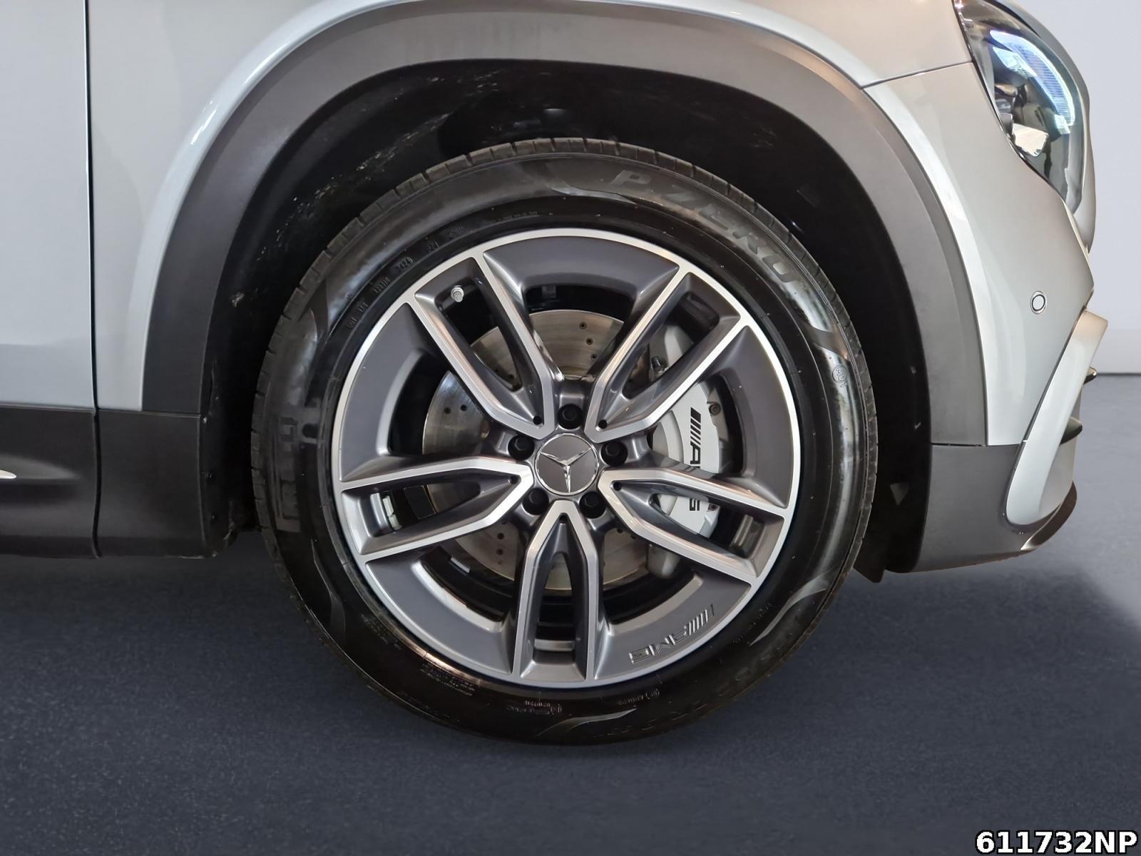 Fahrzeugabbildung Mercedes-Benz GLB 35 AMG 4M Pano AHK Distronic Burmester 360°