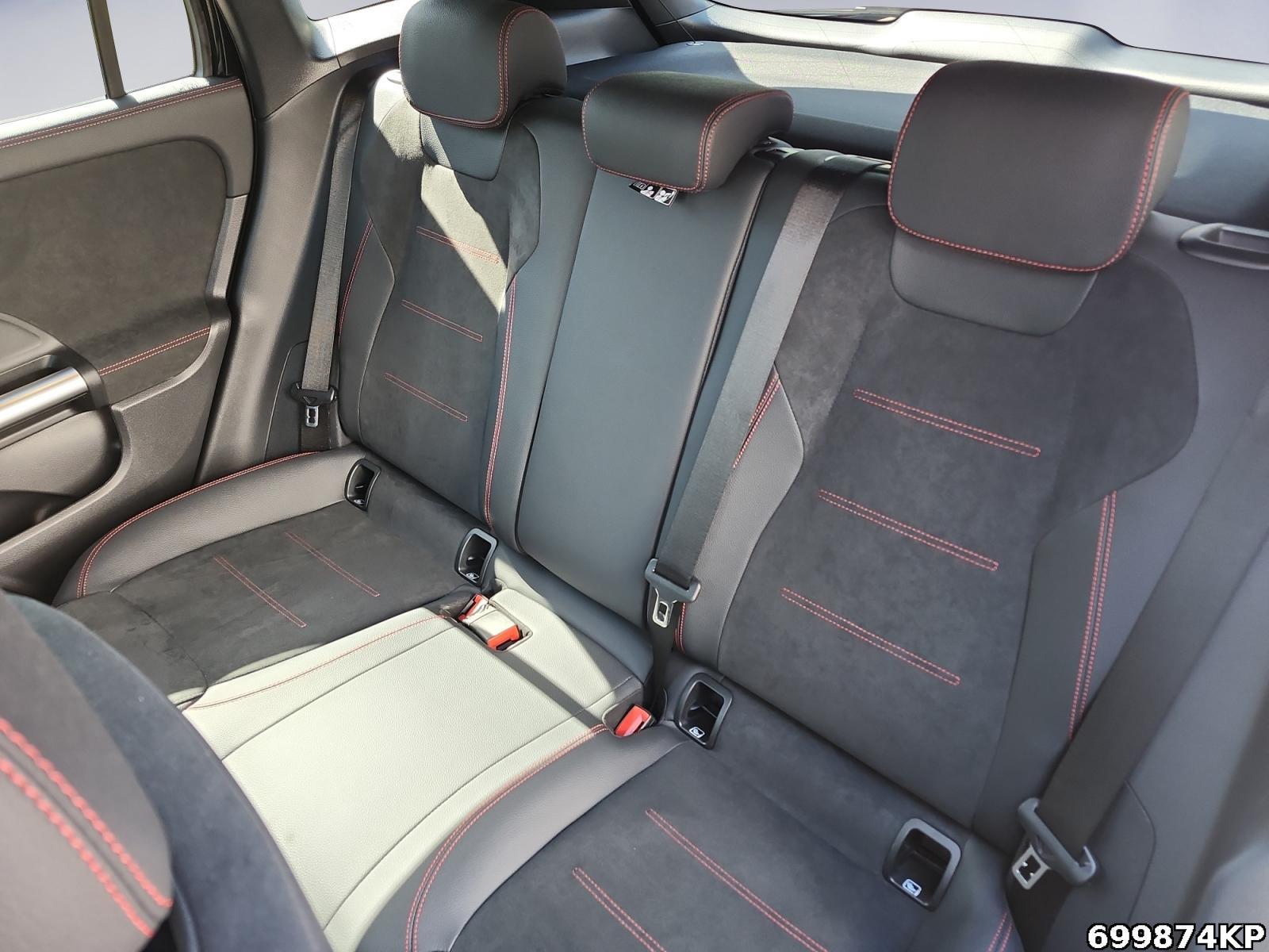 Fahrzeugabbildung Mercedes-Benz GLA 220 d 4M AMG AHK Multibeam 360° Night 19