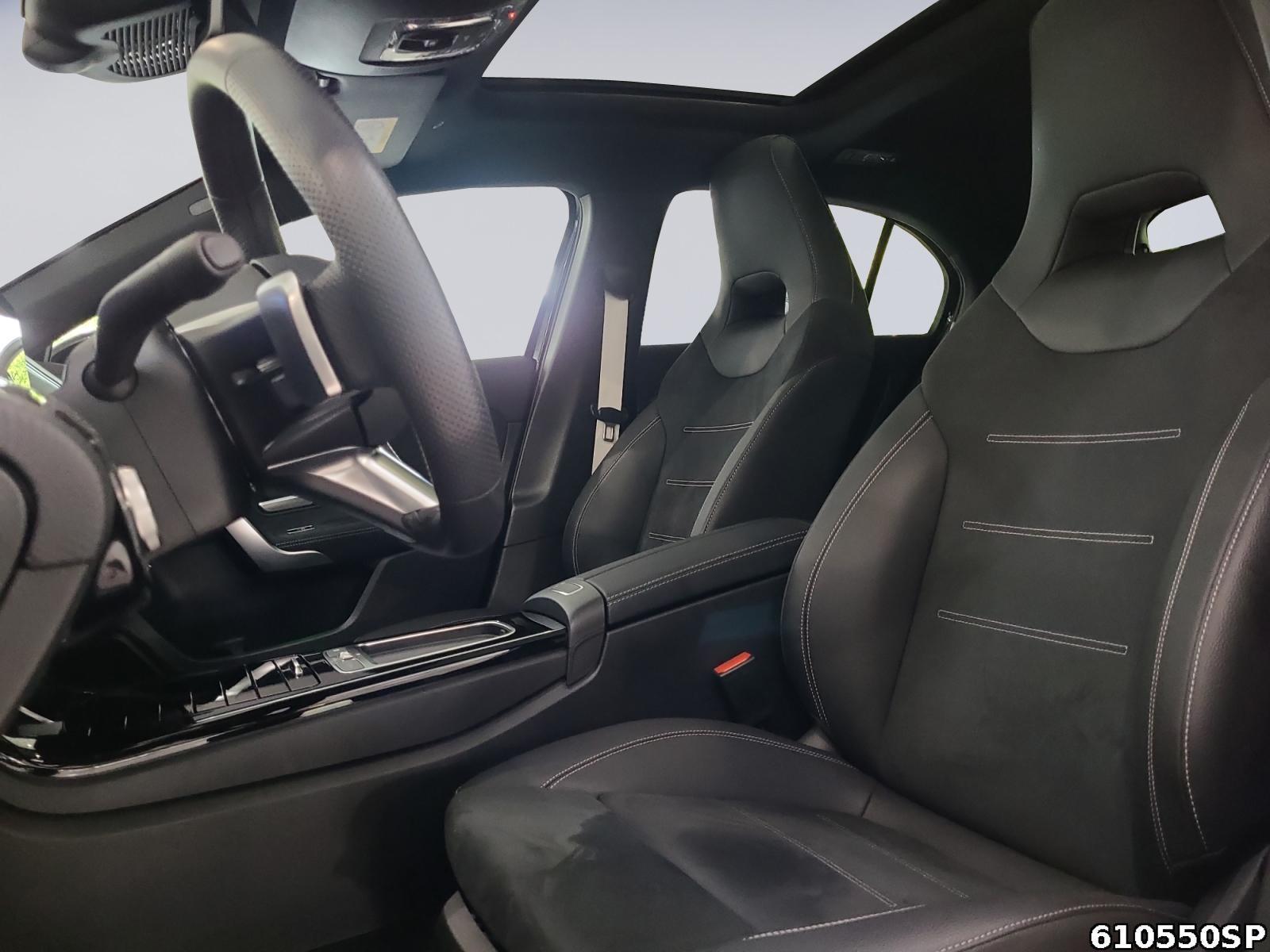 Fahrzeugabbildung Mercedes-Benz A 180 AMG Pano MultiBeam Night