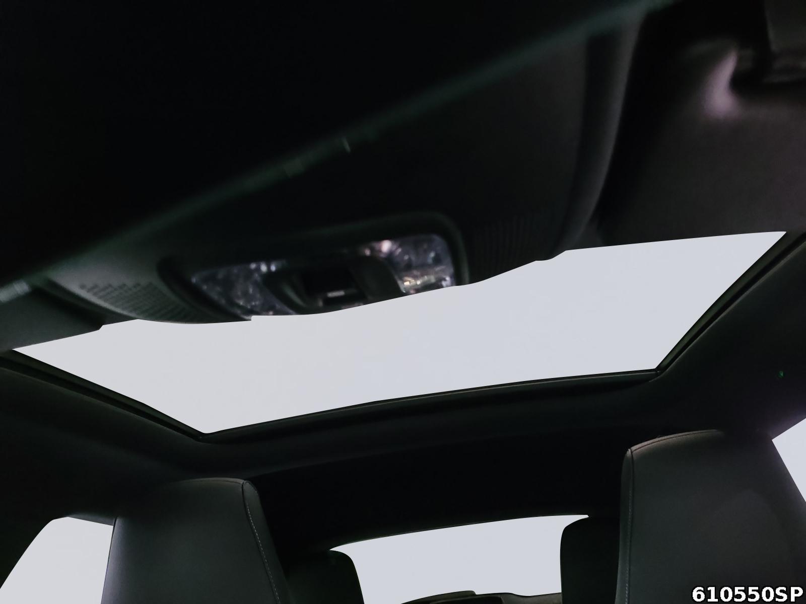 Fahrzeugabbildung Mercedes-Benz A 180 AMG Pano MultiBeam Night