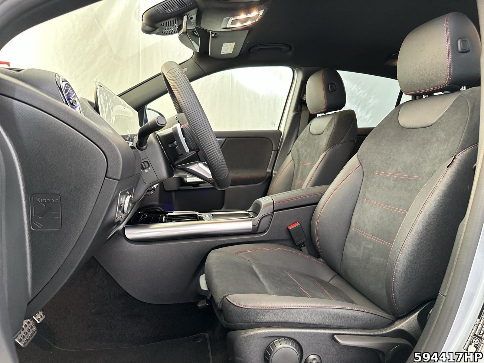 Fahrzeugabbildung Mercedes-Benz GLA 250 4M AMG Night MULTIBEAM AHK Keyless 360°