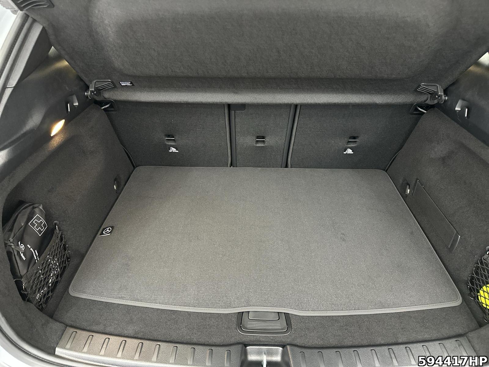 Fahrzeugabbildung Mercedes-Benz GLA 250 4M AMG Night MULTIBEAM AHK Keyless 360°