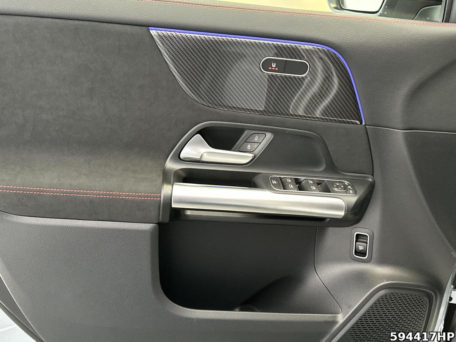 Fahrzeugabbildung Mercedes-Benz GLA 250 4M AMG Night MULTIBEAM AHK Keyless 360°