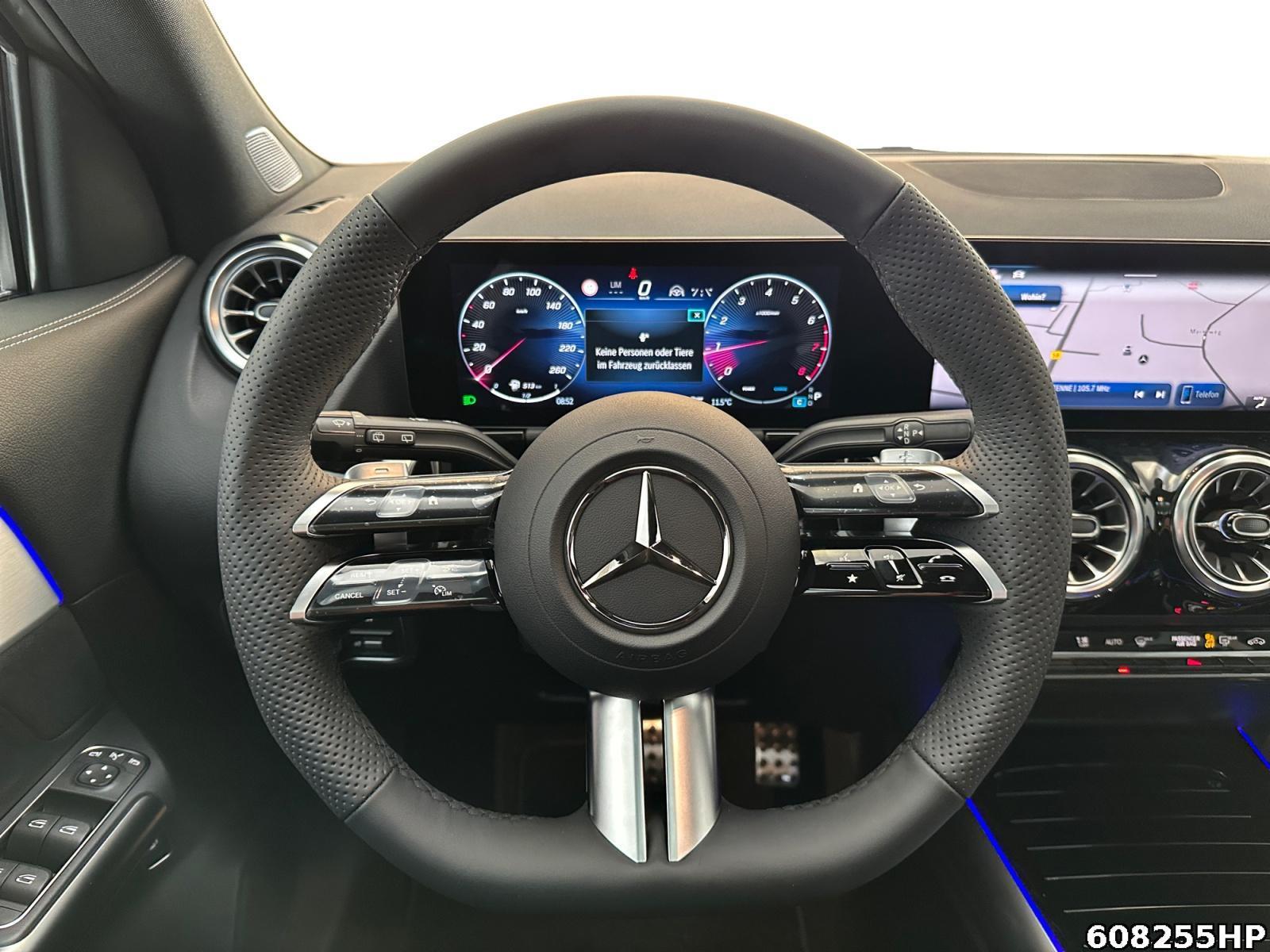Fahrzeugabbildung Mercedes-Benz GLA 200 AMG AHK Pano Multibeam Distronic 20