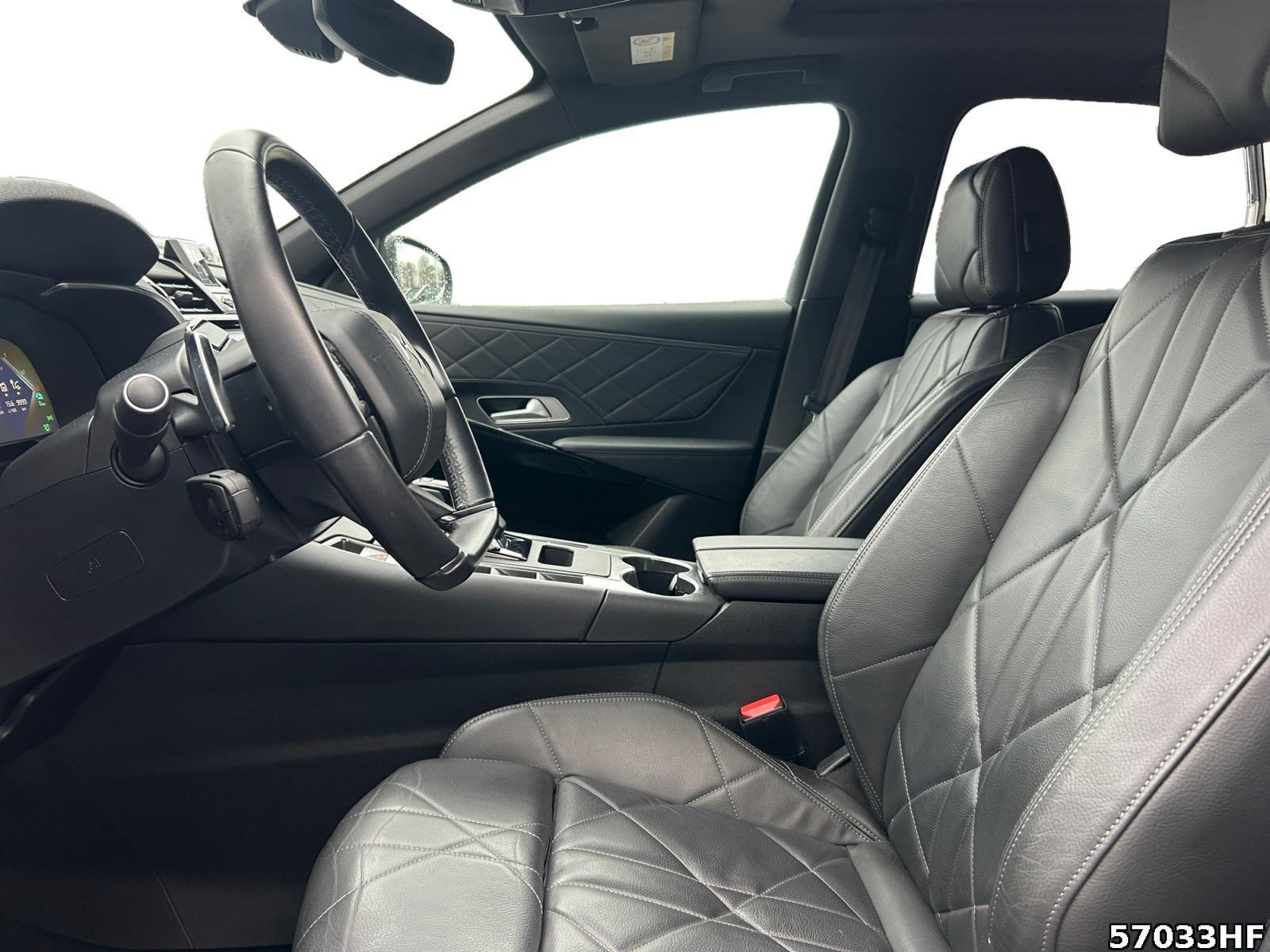 Fahrzeugabbildung DS Automobiles DS7 Crossback Rivoli +DAB+LED+AWD+