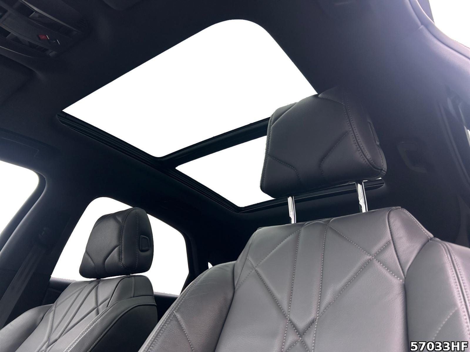 Fahrzeugabbildung DS Automobiles DS7 Crossback Rivoli +DAB+LED+AWD+