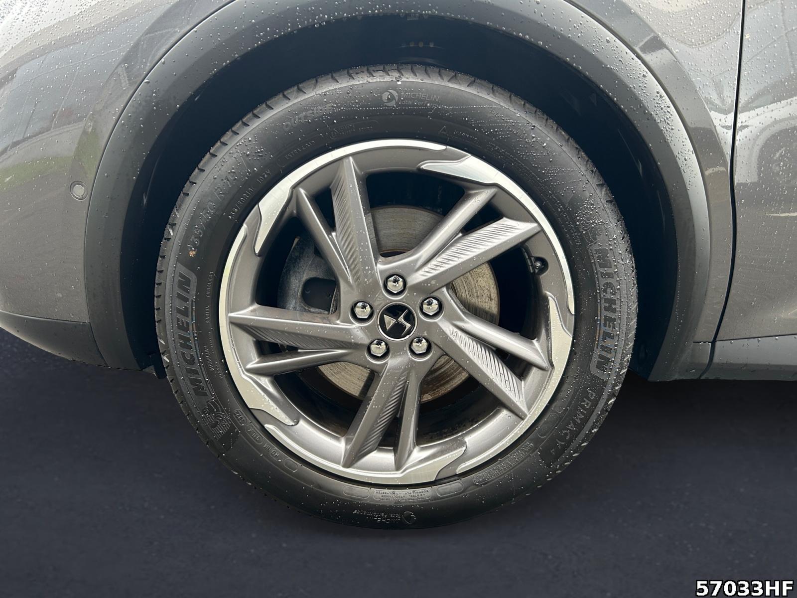 Fahrzeugabbildung DS Automobiles DS7 Crossback Rivoli +DAB+LED+AWD+