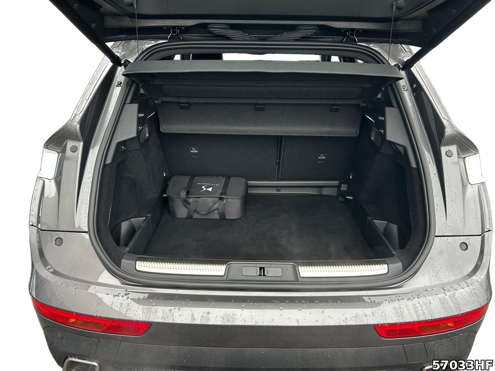 Fahrzeugabbildung DS Automobiles DS7 Crossback Rivoli +DAB+LED+AWD+