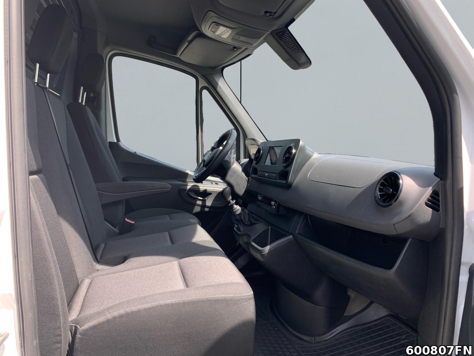 Fahrzeugabbildung Mercedes-Benz Sprinter 215 L1H1 *KLIMA**MBUX**KAMERA**CARPLAY*