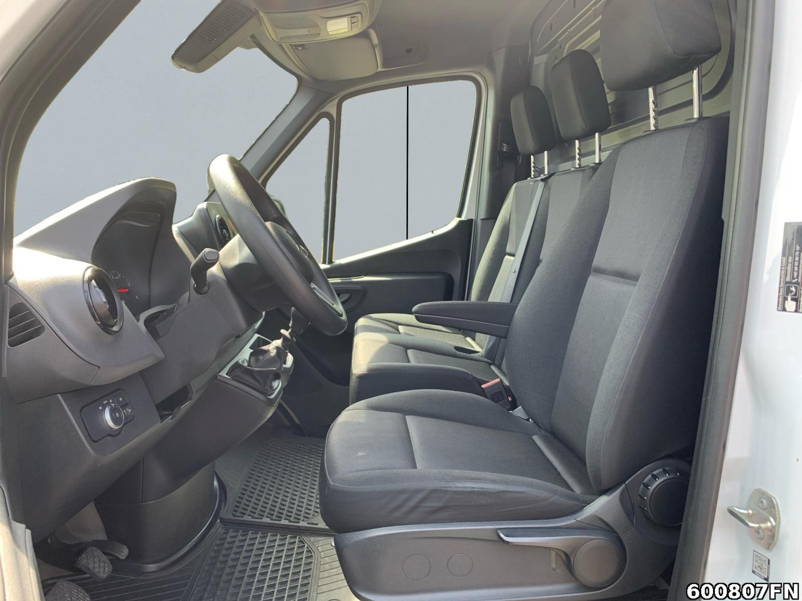 Fahrzeugabbildung Mercedes-Benz Sprinter 215 L1H1 *KLIMA**MBUX**KAMERA**CARPLAY*