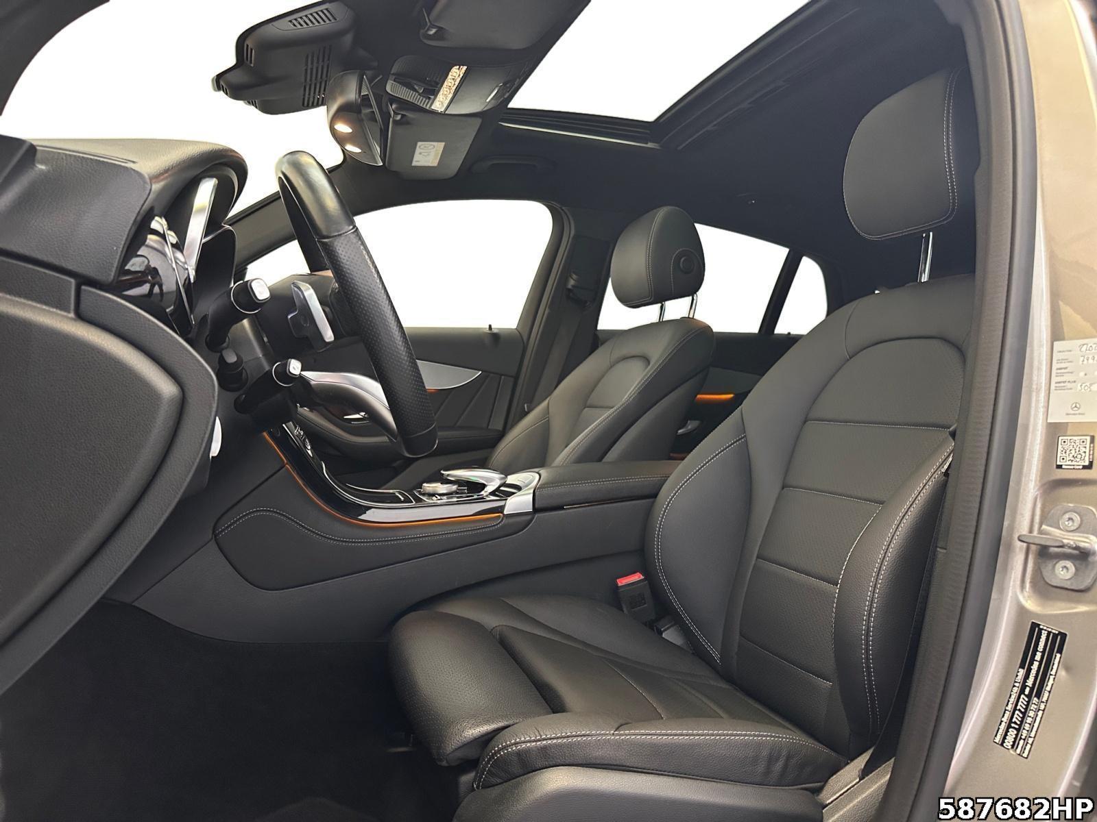 Fahrzeugabbildung Mercedes-Benz GLC 300 4M Coupé AMG-Line Burmester Distronic