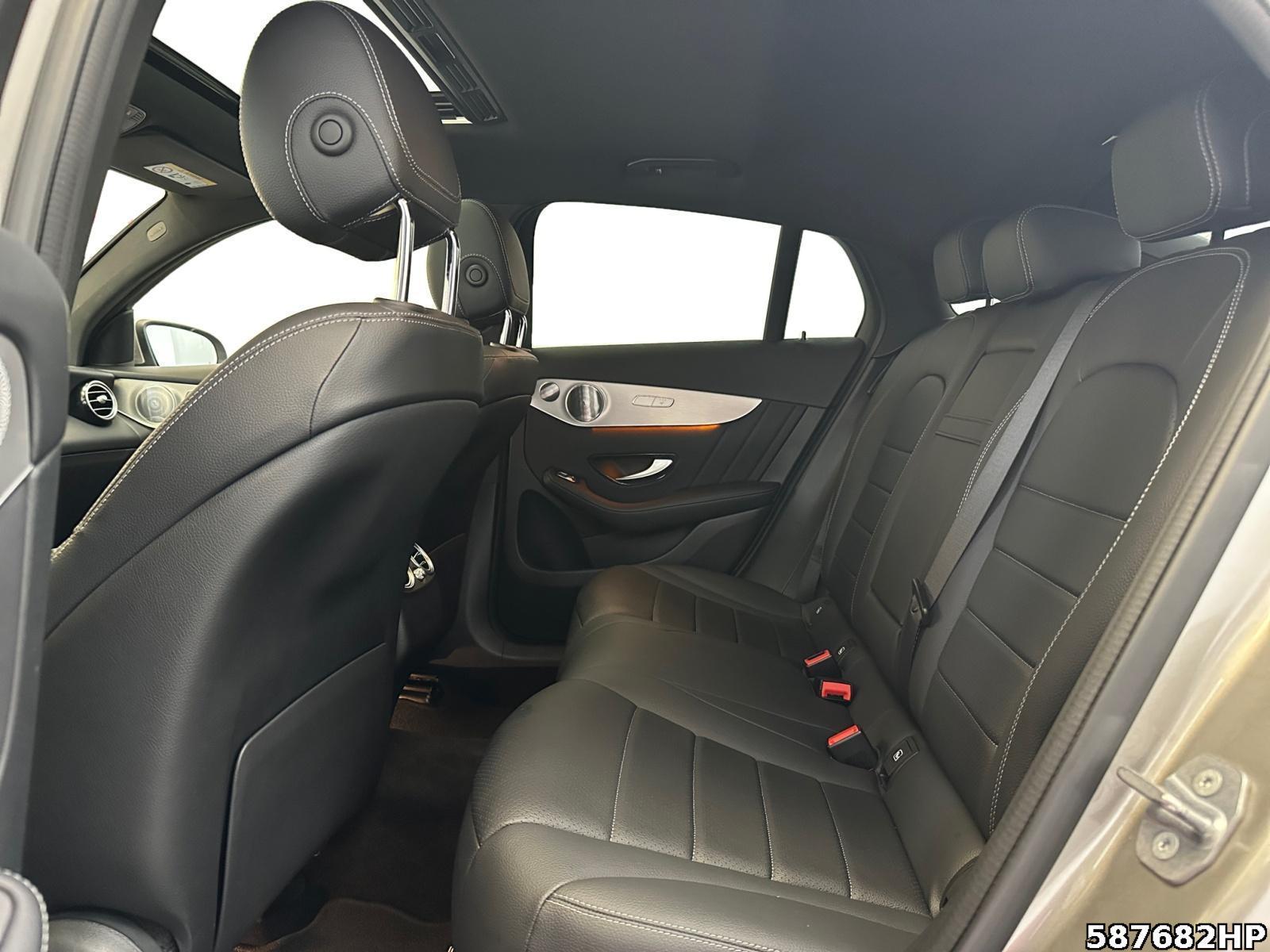 Fahrzeugabbildung Mercedes-Benz GLC 300 4M Coupé AMG-Line Burmester Distronic