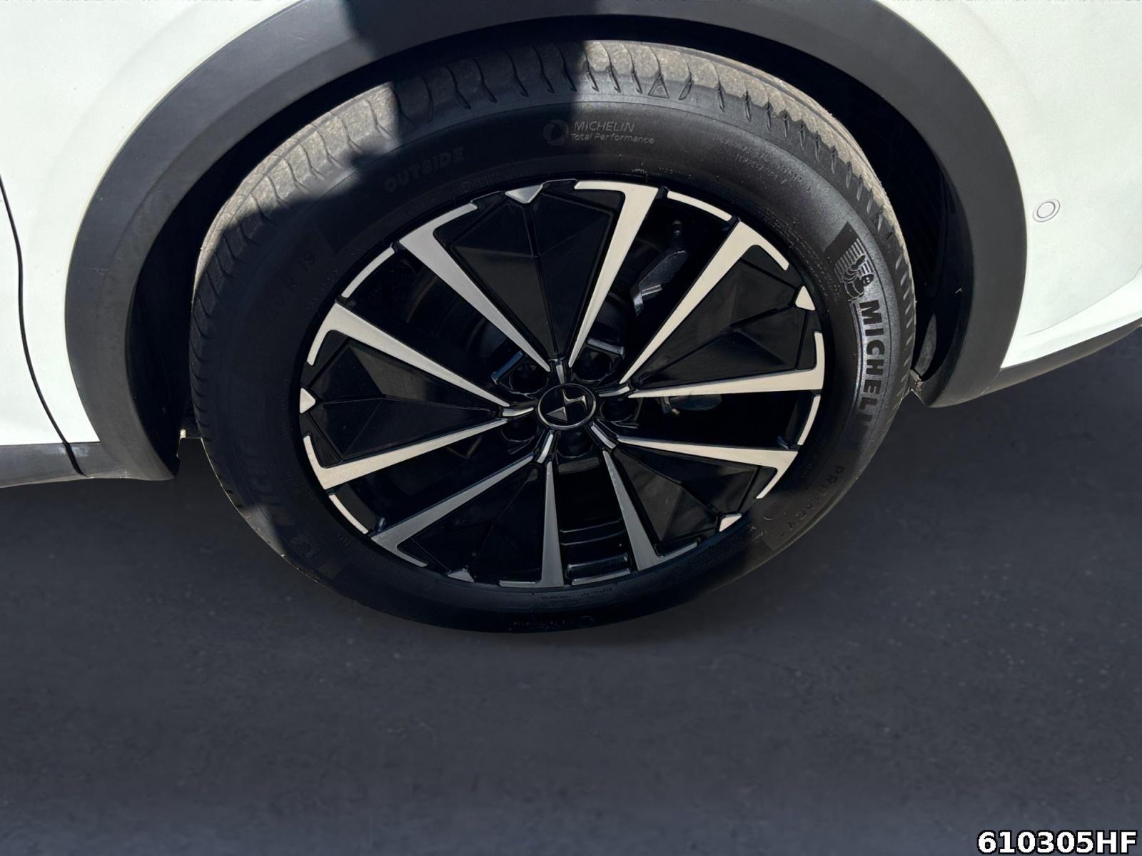 Fahrzeugabbildung DS Automobiles DS7 Crossback E-Tense 225 Hybrid 4x2 Rivoli (EU6d)