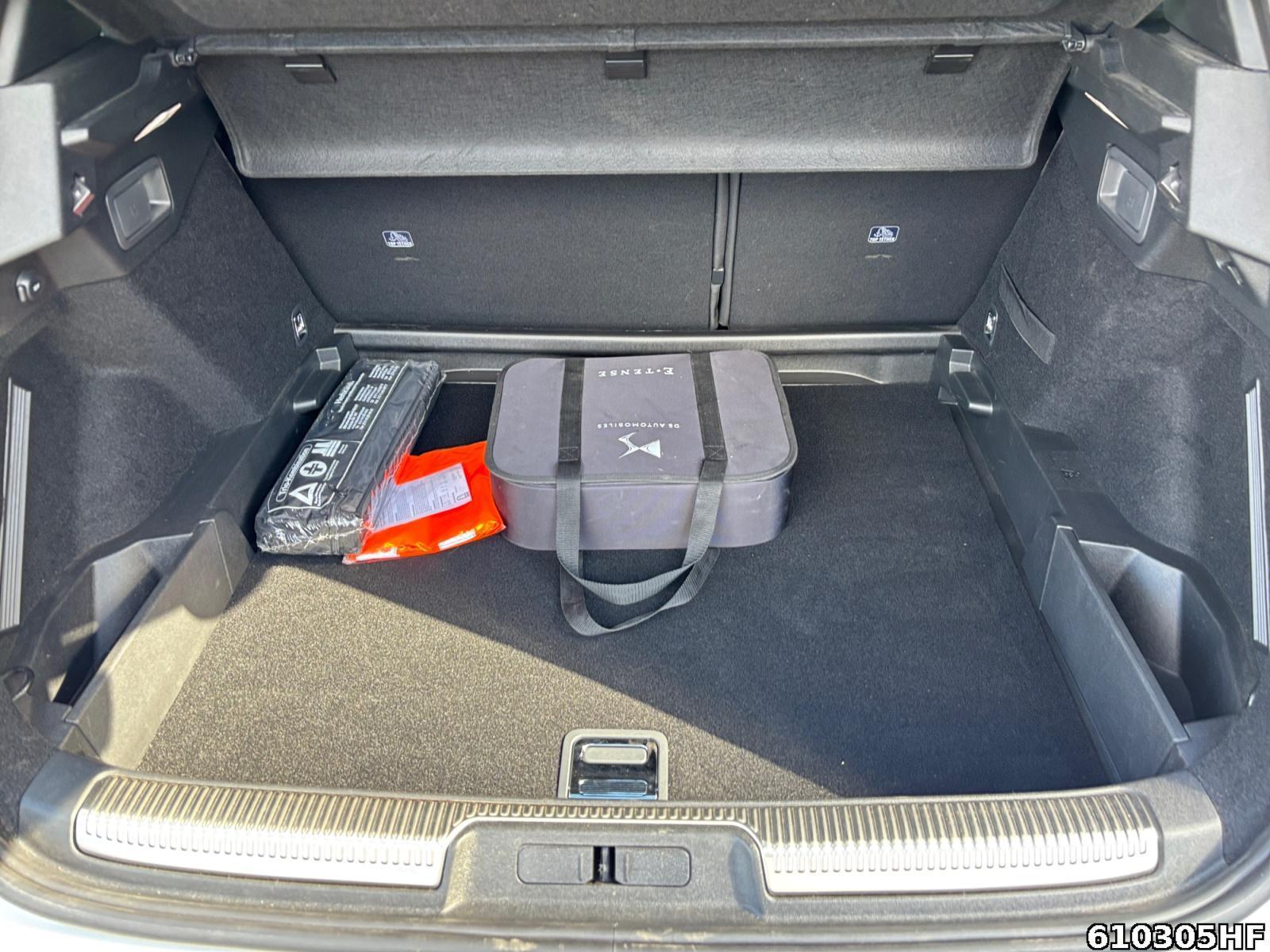 Fahrzeugabbildung DS Automobiles DS7 Crossback E-Tense 225 Hybrid 4x2 Rivoli (EU6d)