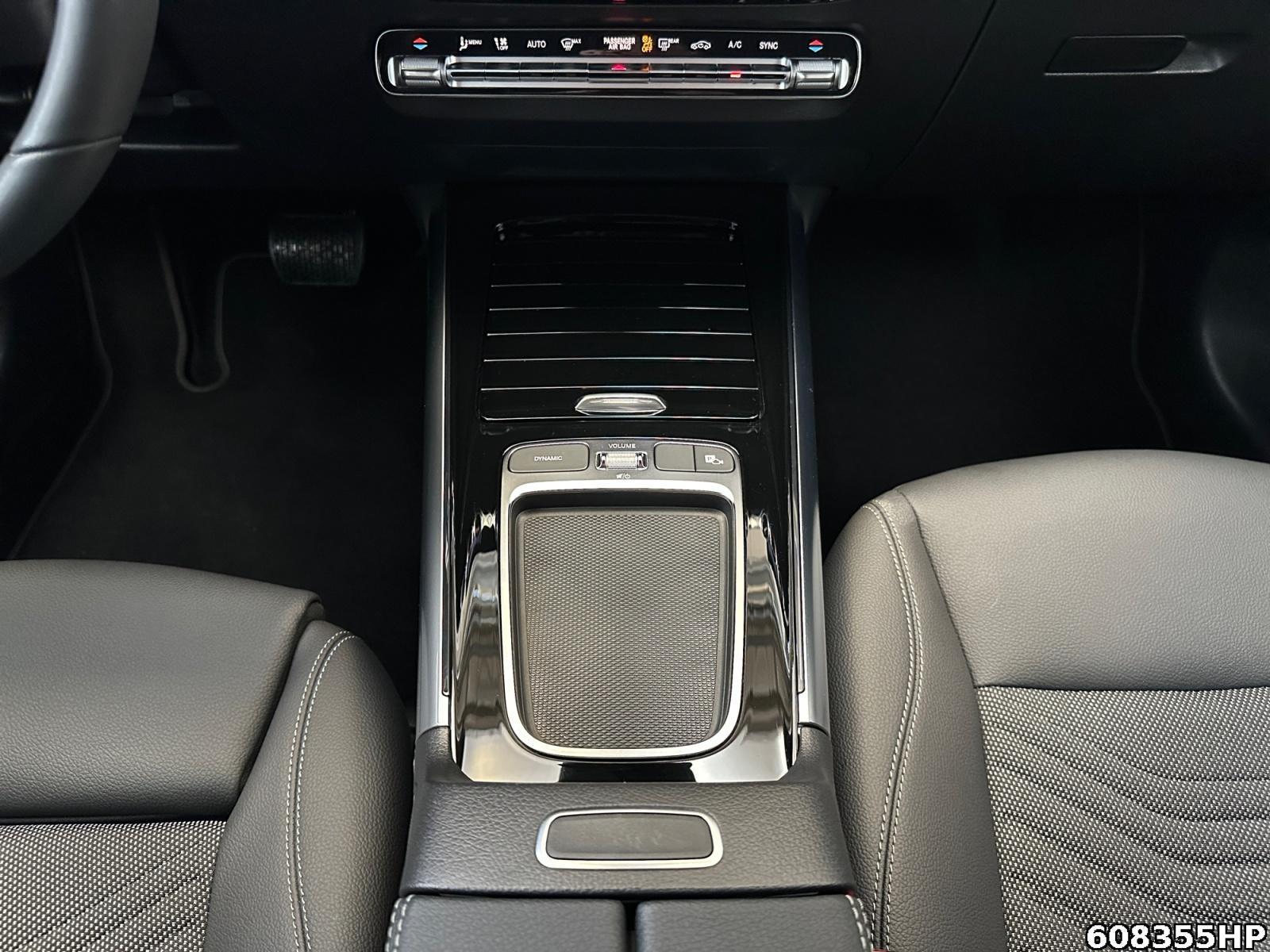Fahrzeugabbildung Mercedes-Benz GLA 200 Progressive DISTRONIC AHK Rückfahrkamera