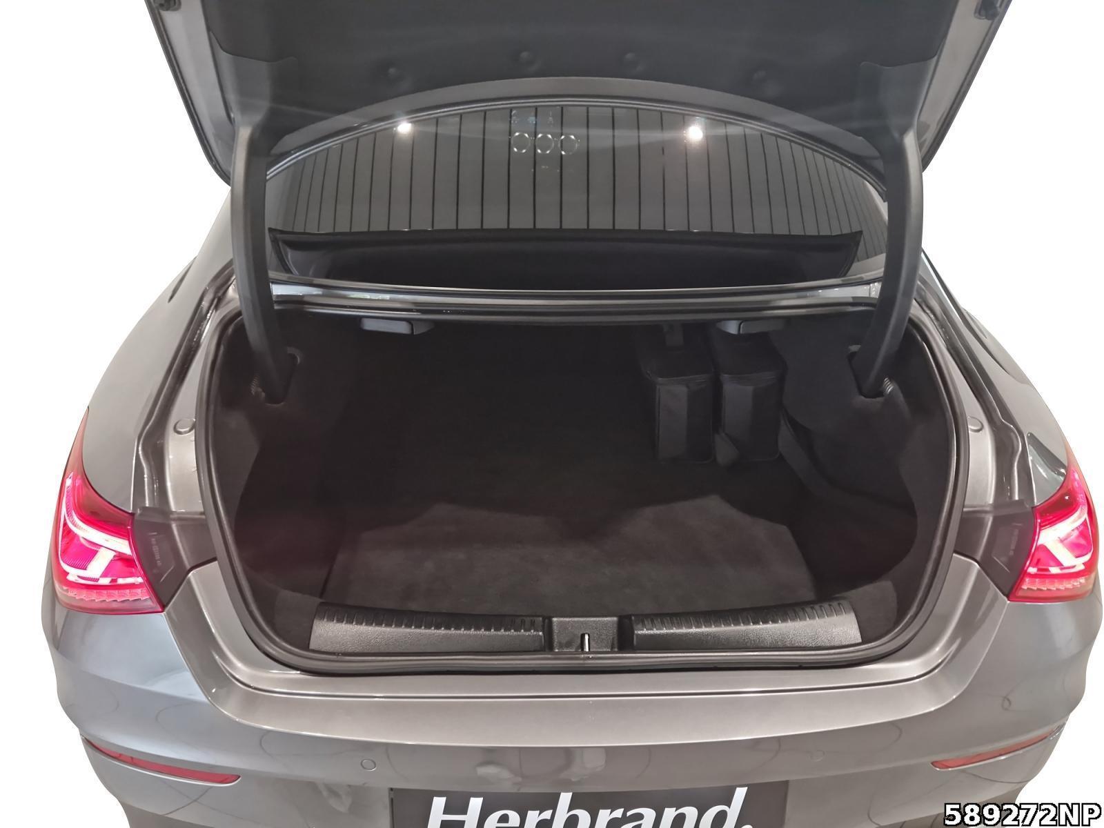Fahrzeugabbildung Mercedes-Benz CLA 250 e Coupé AMG MULTIBEAM Ambiente Kamera