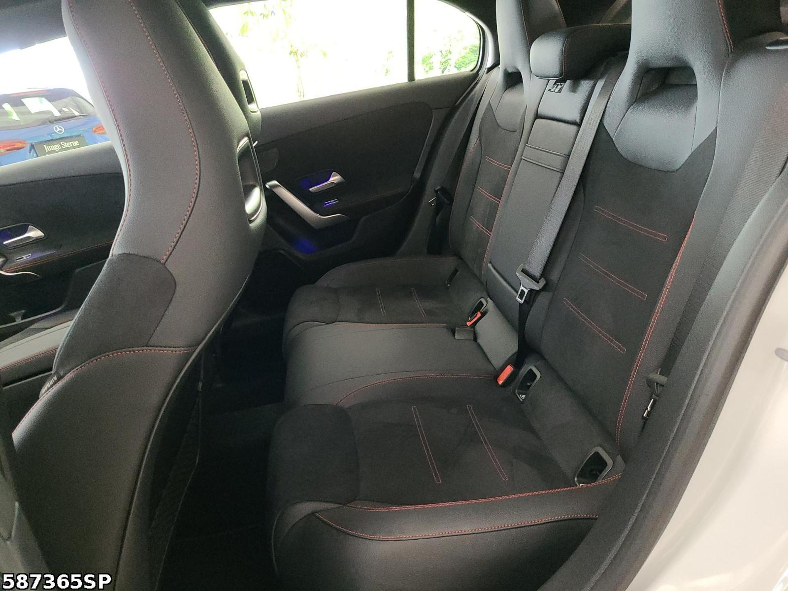 Fahrzeugabbildung Mercedes-Benz A 180 AMG KAMERA Lenkrad Hzg. 18