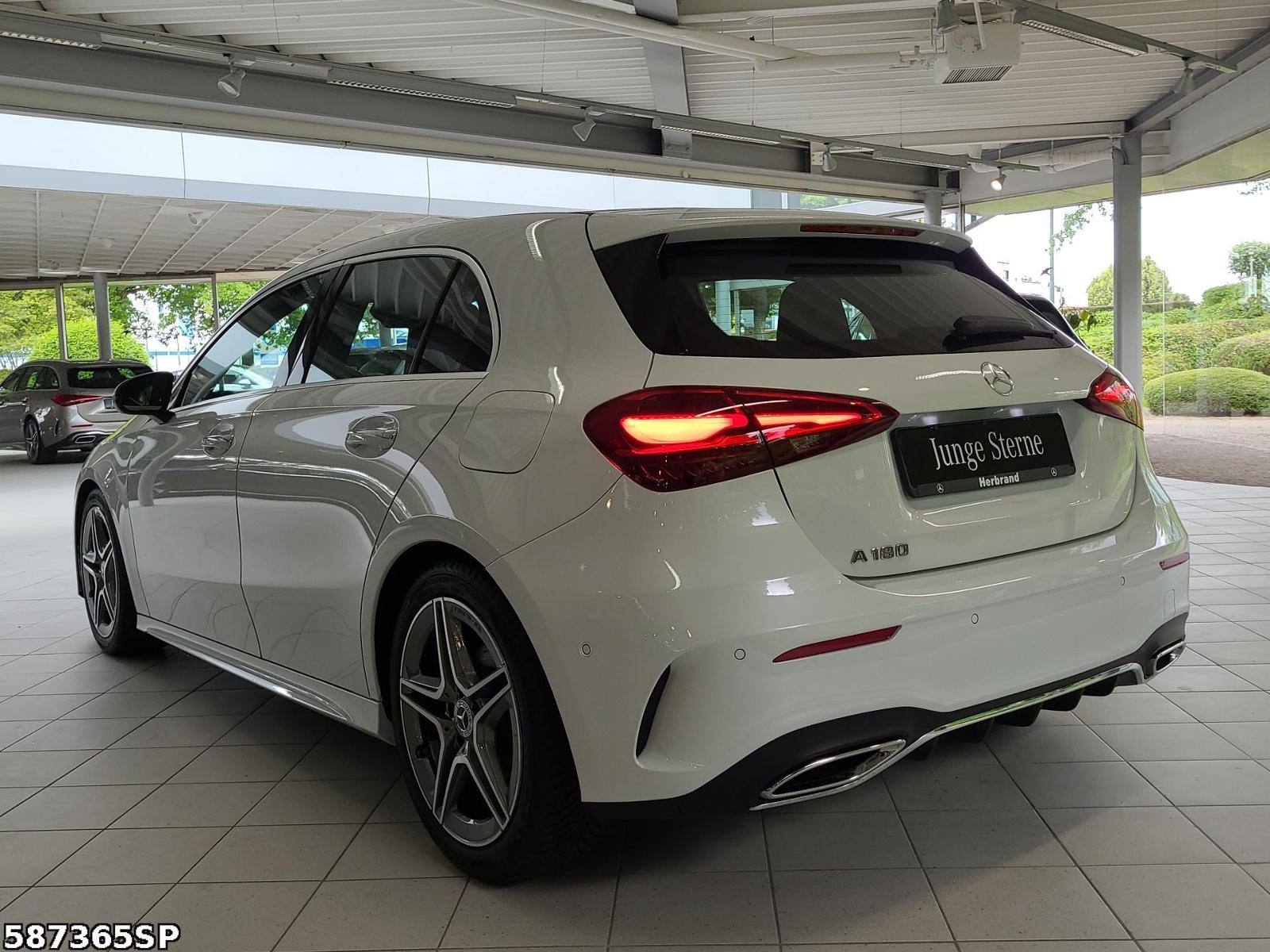 Fahrzeugabbildung Mercedes-Benz A 180 AMG KAMERA Lenkrad Hzg. 18