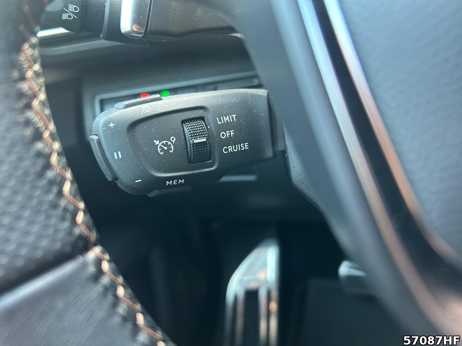 Fahrzeugabbildung Peugeot 3008 GT +180KAMERA+CARPLAY+LED+LANEASSIST+