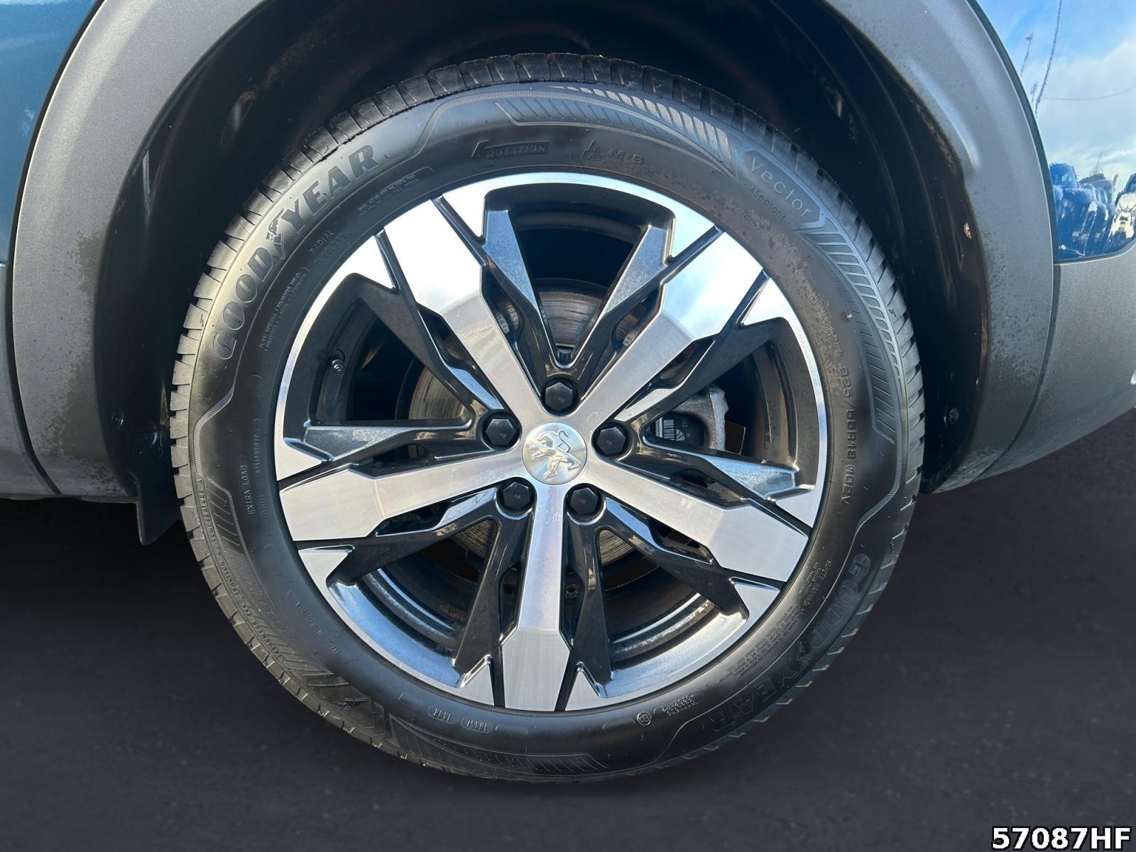 Fahrzeugabbildung Peugeot 3008 GT +180KAMERA+CARPLAY+LED+LANEASSIST+