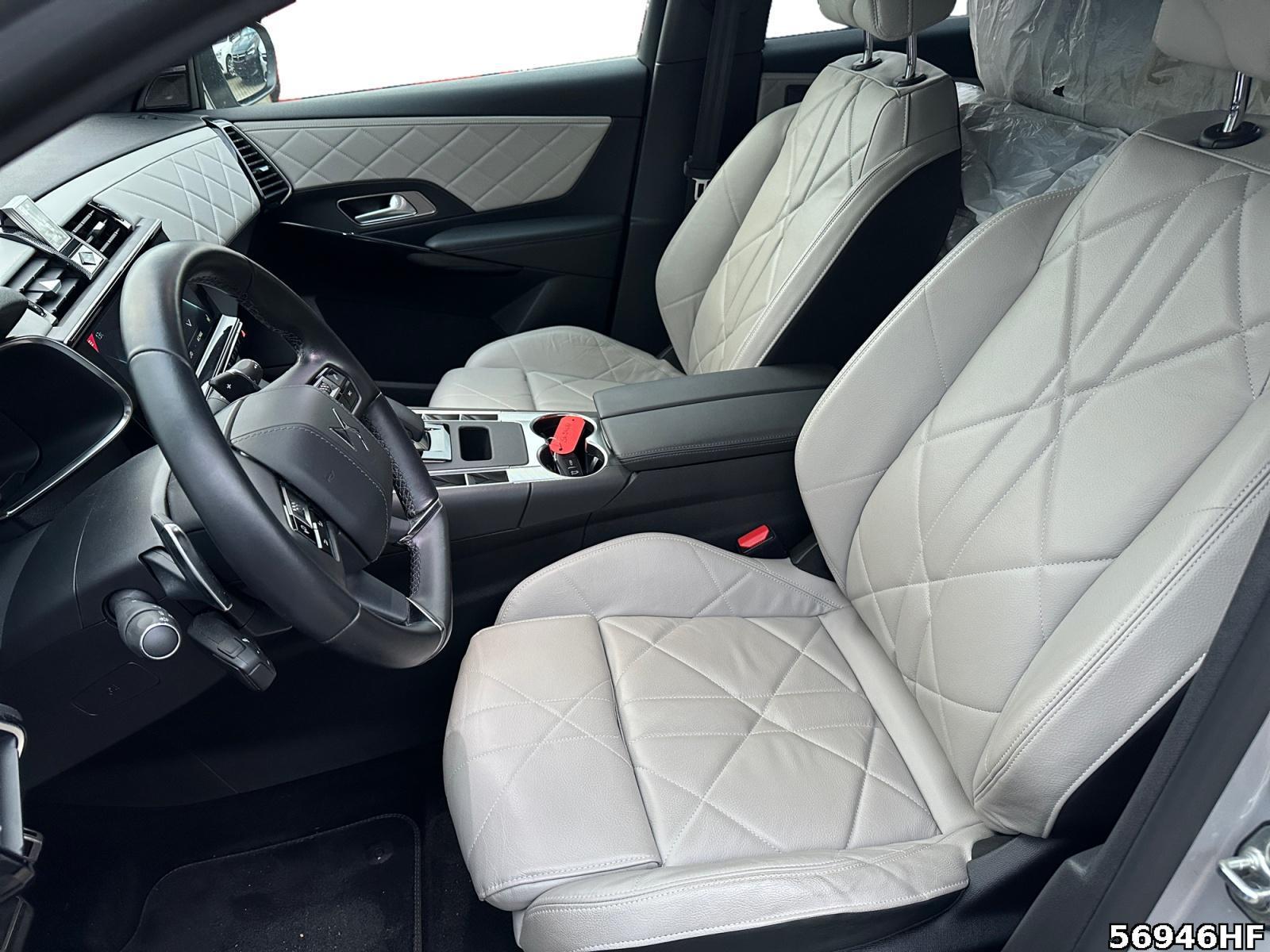 Fahrzeugabbildung DS Automobiles DS7 Crossback Hybrid 4x2, Rivoli